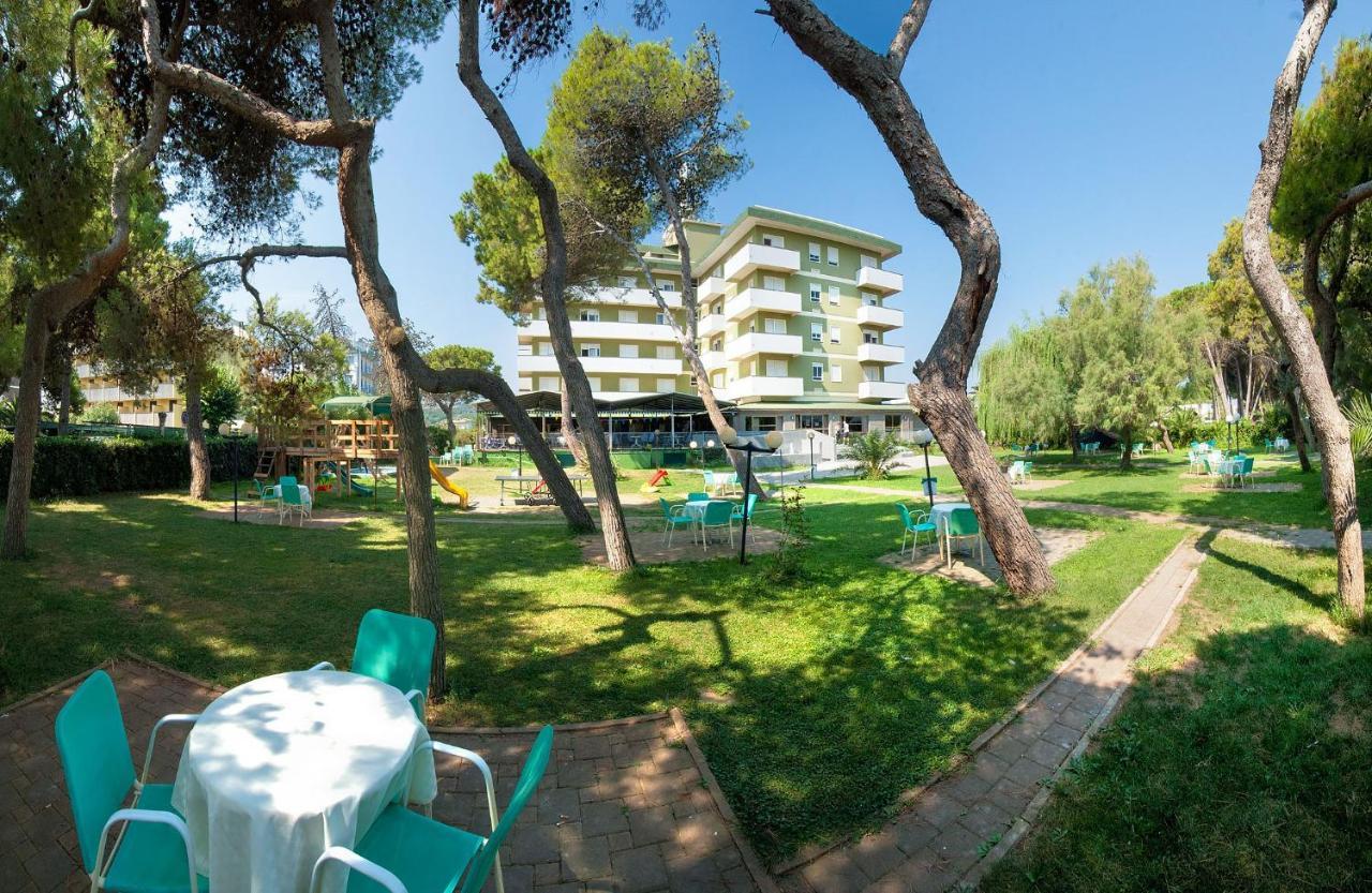 Hotel Smeraldo Giulianova Extérieur photo