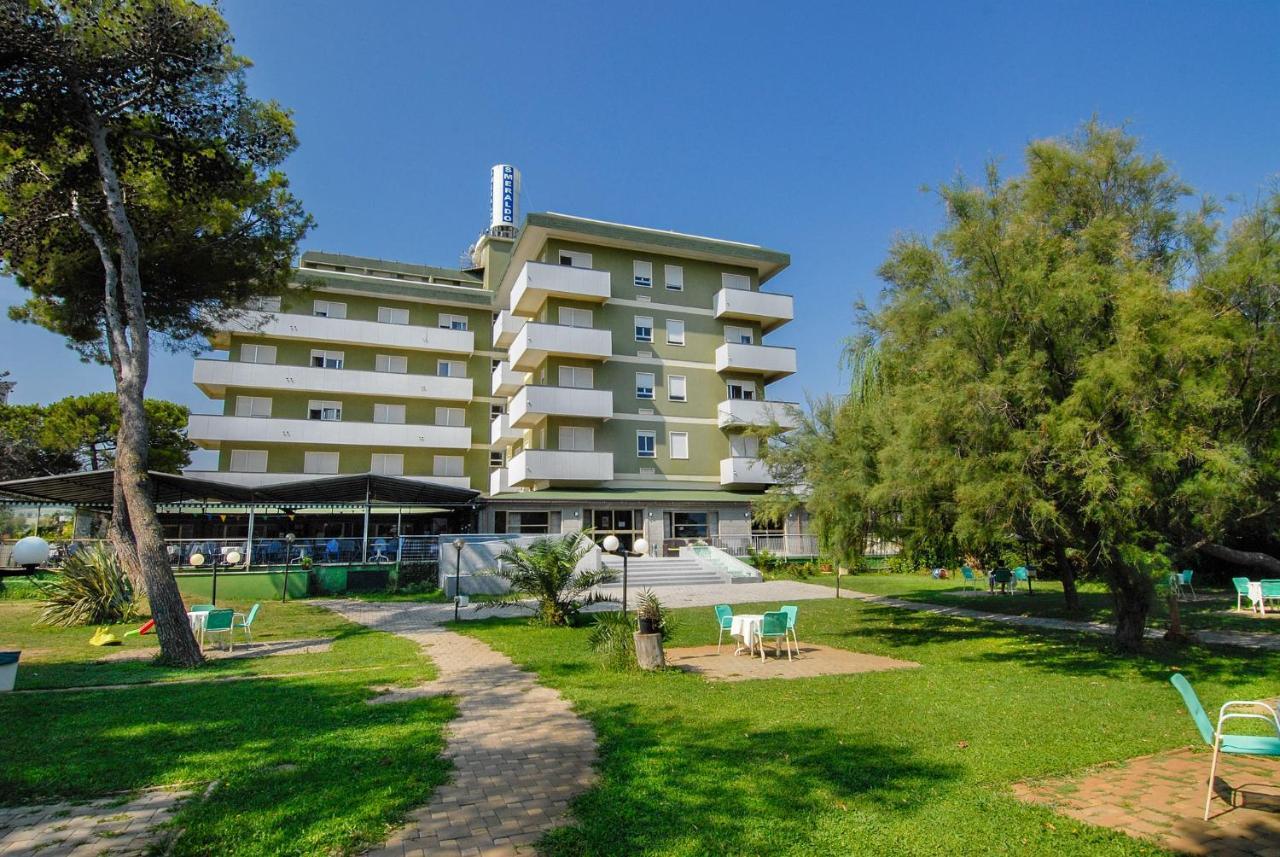 Hotel Smeraldo Giulianova Extérieur photo