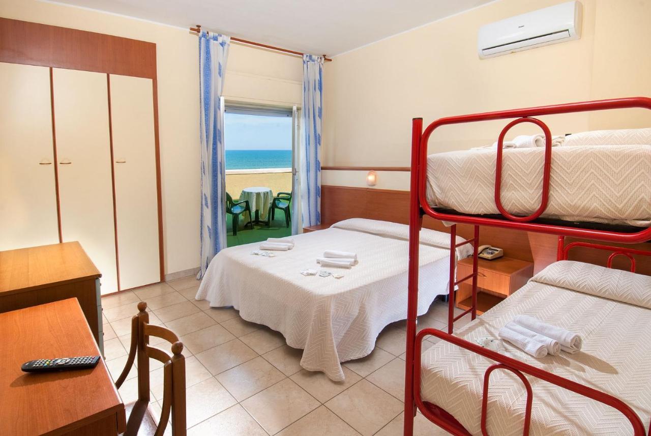 Hotel Smeraldo Giulianova Extérieur photo