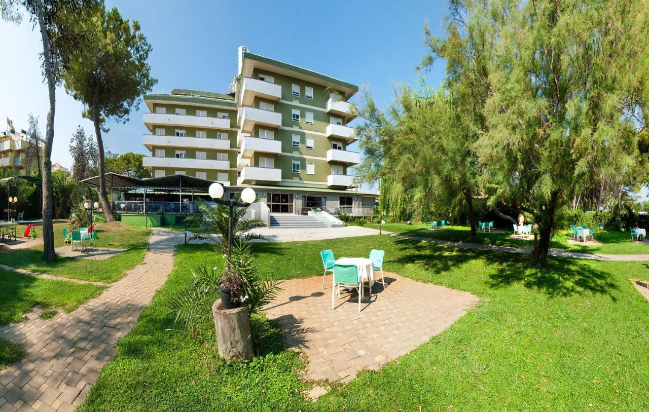 Hotel Smeraldo Giulianova Extérieur photo