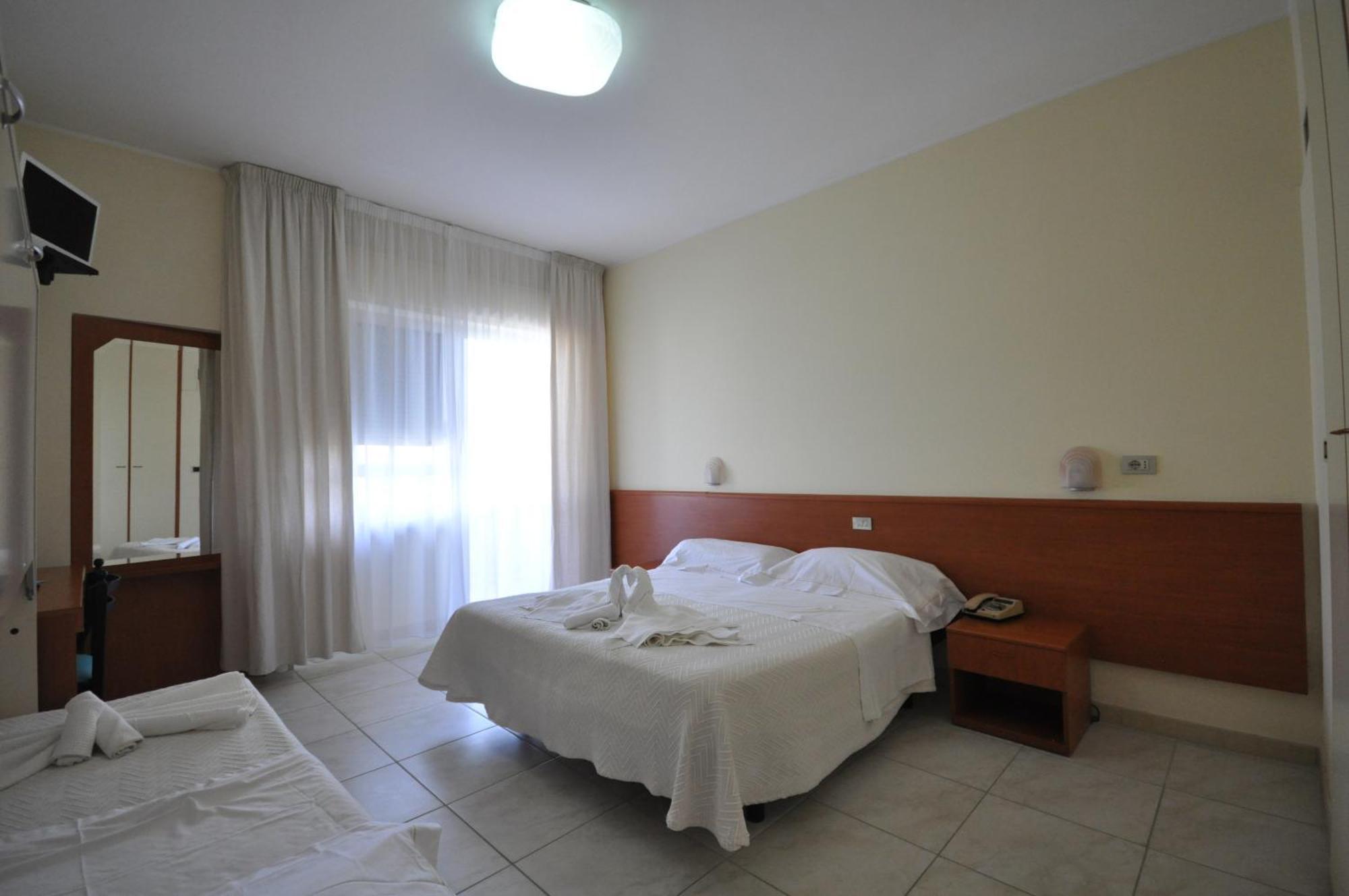 Hotel Smeraldo Giulianova Extérieur photo